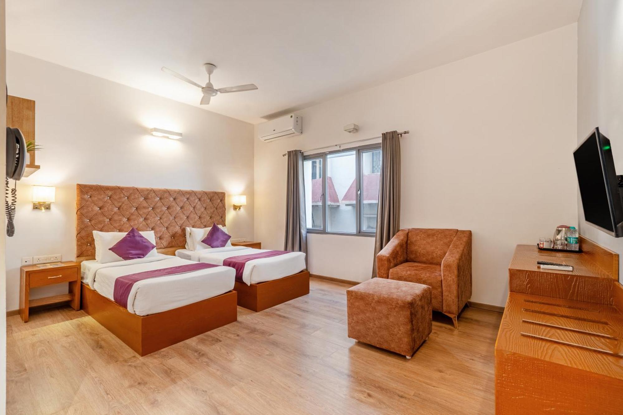 Monday Hotels Hitec City Hyderabad Exterior photo